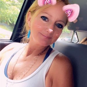 Meet your Posher, Shopgirl!